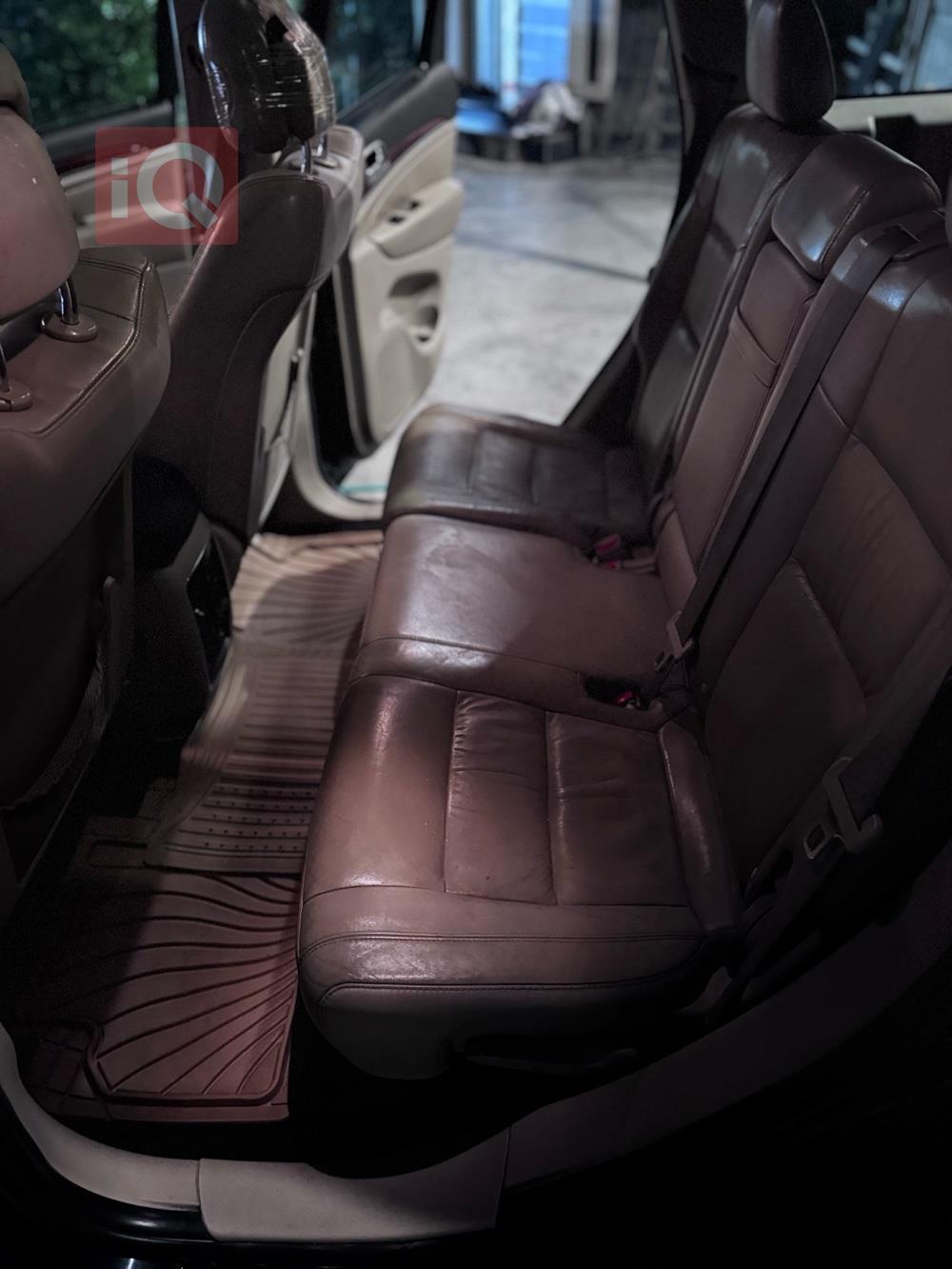 جیپ گراند شیرۆکی